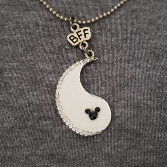 DISNEY YIN YANG BFF NECKLACE - Picture 1 of 3